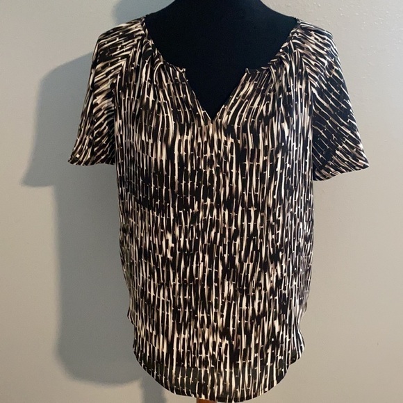 3 for $30 Vertical striped animal like blouse PS - Picture 8 of 9
